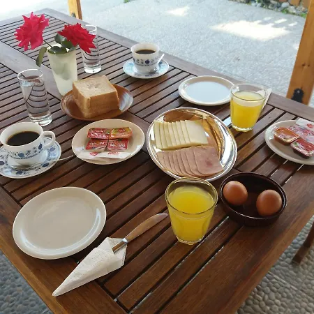 Anastasia Studios, & 公寓式酒店